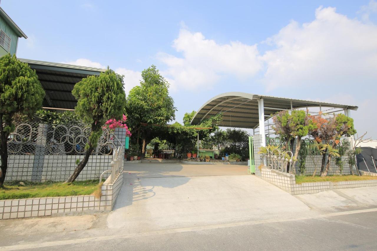 Bridgeside Homestay Pingtung Bagian luar foto